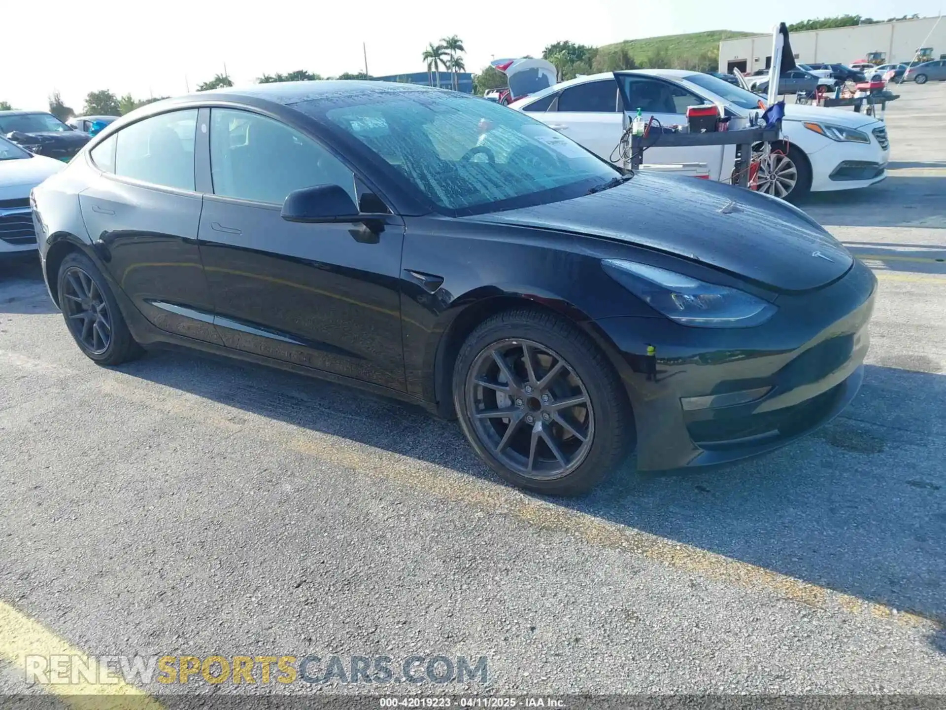 1 Photograph of a damaged car 5YJ3E1EA4PF433774 TESLA MODEL 3 2023