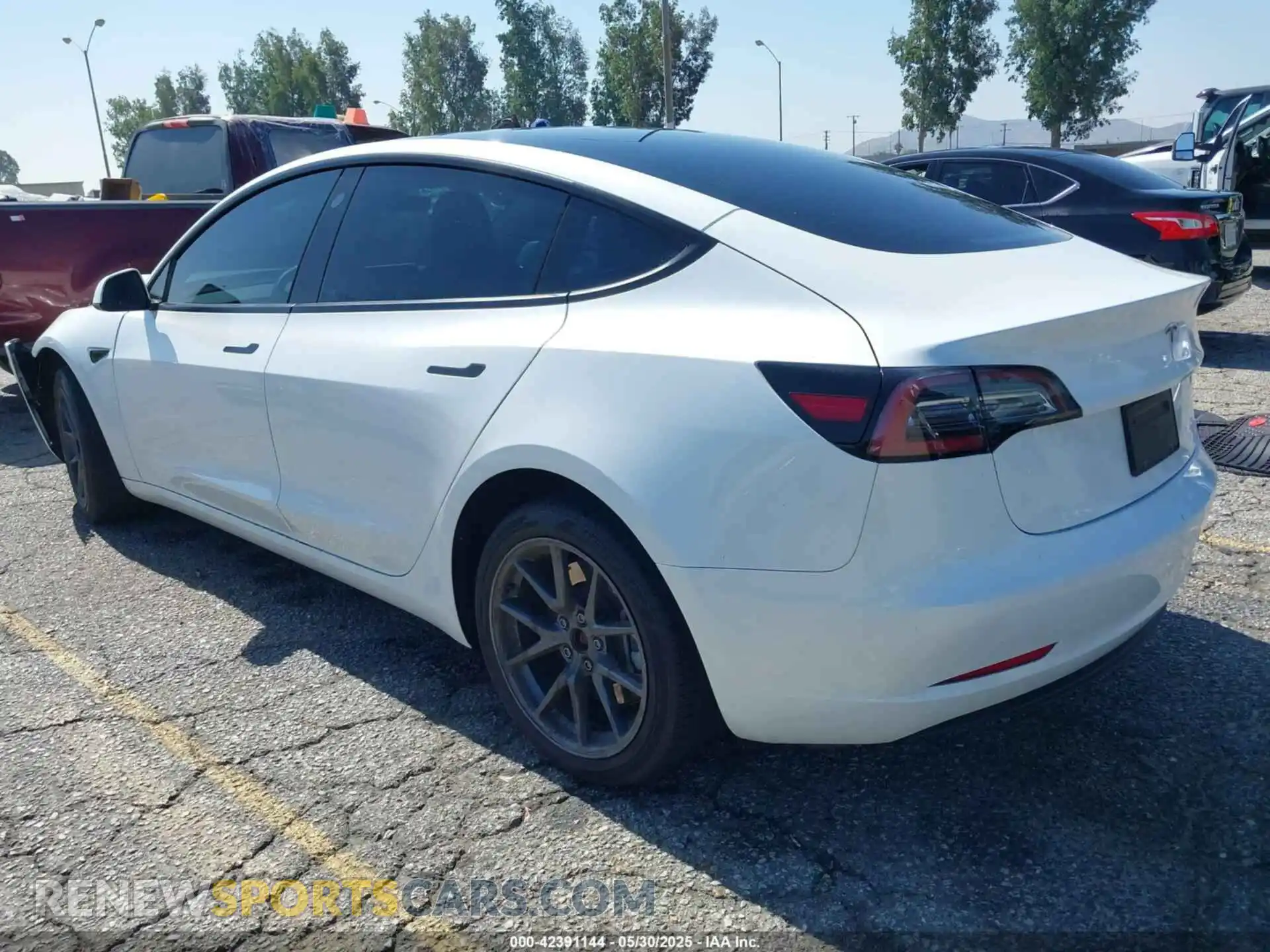 3 Photograph of a damaged car 5YJ3E1EA4PF453359 TESLA MODEL 3 2023