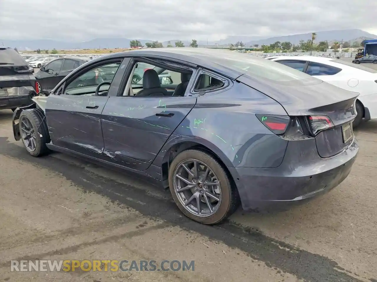 2 Photograph of a damaged car 5YJ3E1EA5PF686604 TESLA MODEL 3 2023