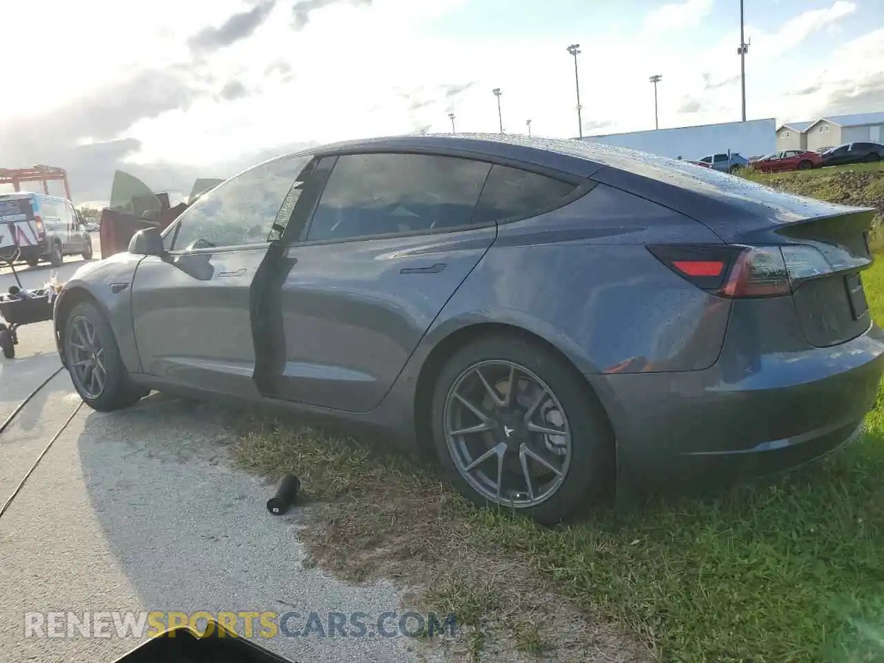 2 Photograph of a damaged car 5YJ3E1EA6PF682531 TESLA MODEL 3 2023