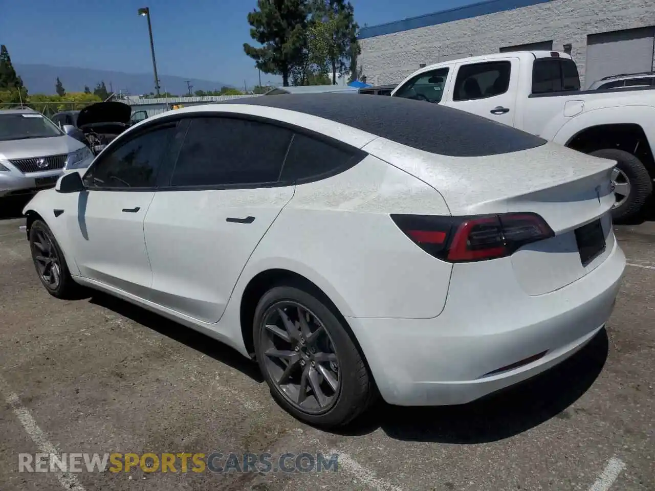 2 Photograph of a damaged car 5YJ3E1EA7PF462458 TESLA MODEL 3 2023
