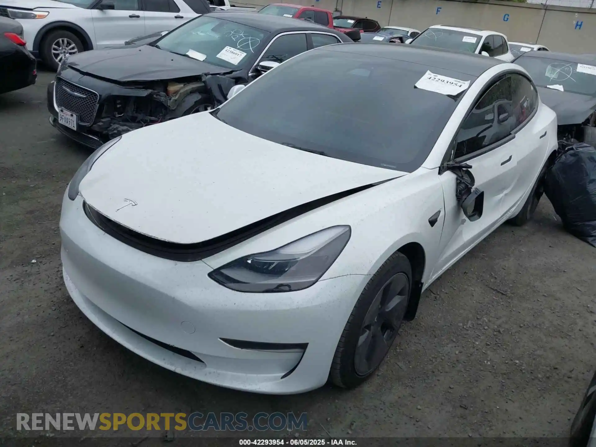 2 Photograph of a damaged car 5YJ3E1EA7PF587797 TESLA MODEL 3 2023