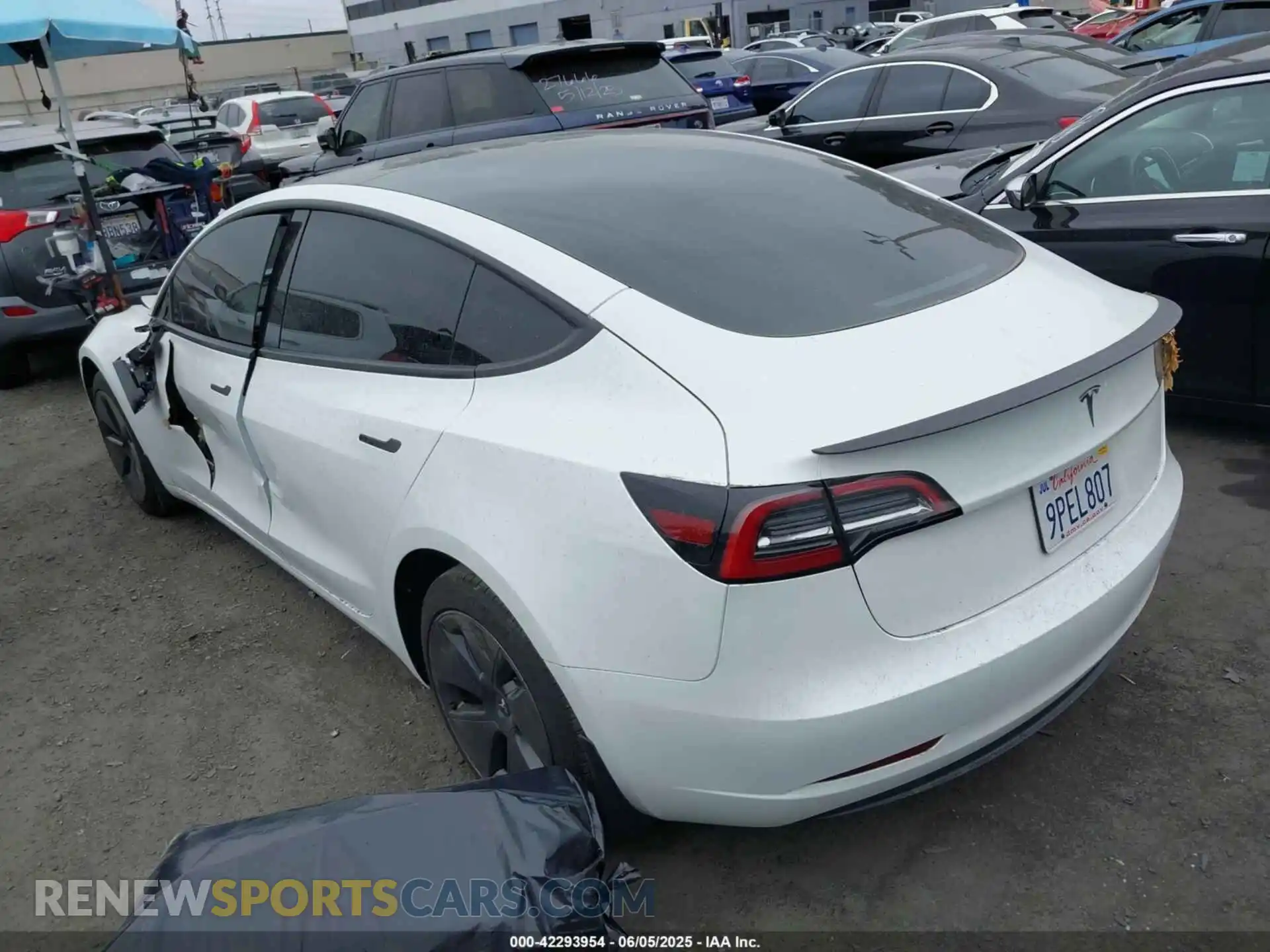3 Photograph of a damaged car 5YJ3E1EA7PF587797 TESLA MODEL 3 2023