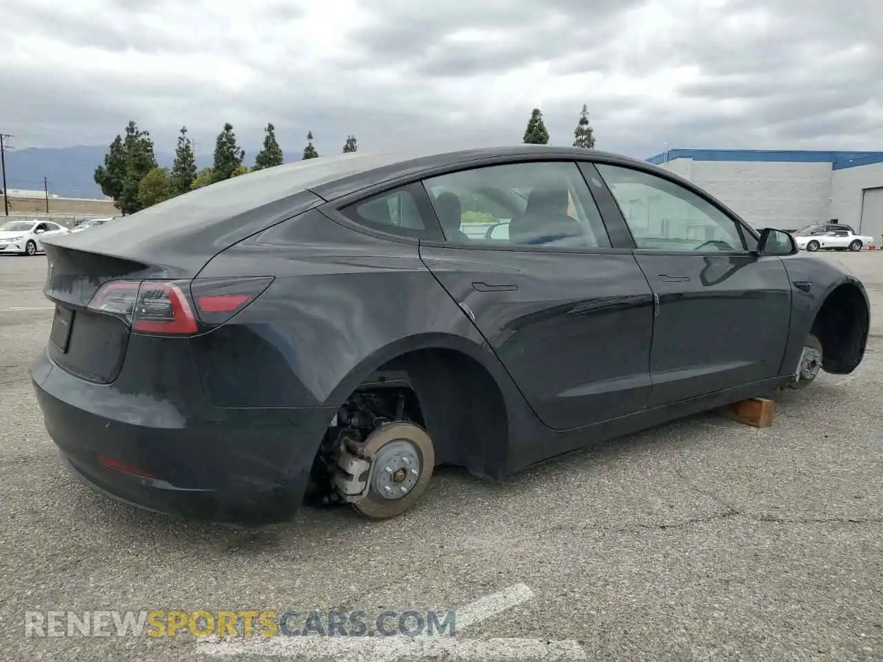 3 Фотография поврежденного автомобиля 5YJ3E1EA7PF600239 TESLA MODEL 3 2023