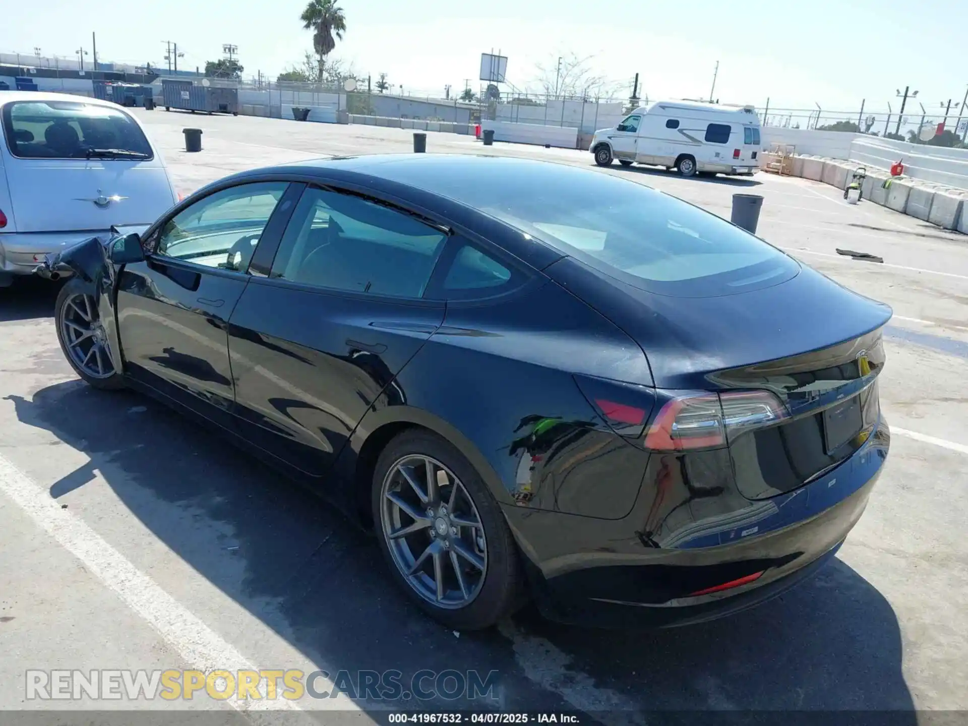 3 Photograph of a damaged car 5YJ3E1EA8PF403113 TESLA MODEL 3 2023