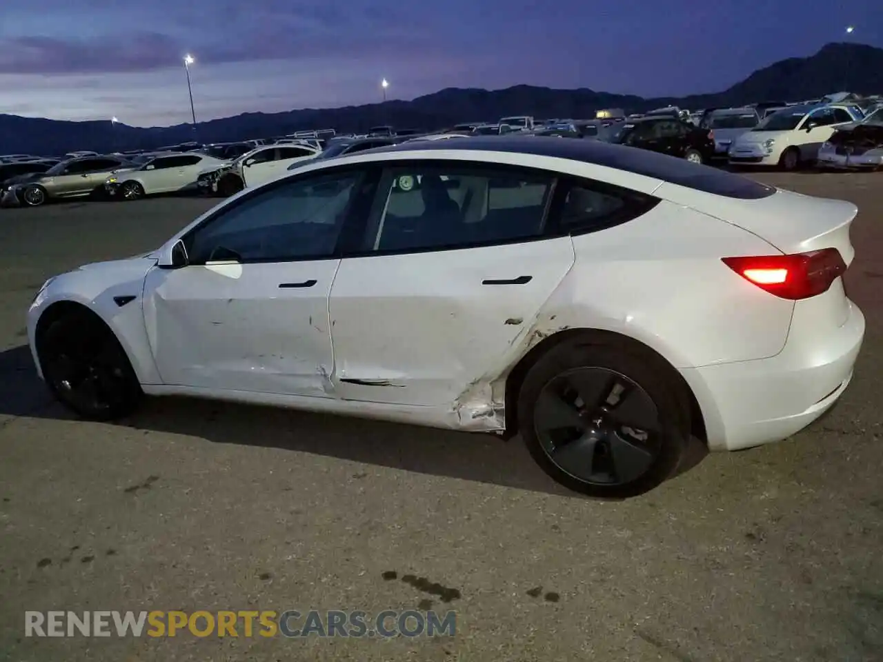 2 Фотография поврежденного автомобиля 5YJ3E1EAXPF567740 TESLA MODEL 3 2023