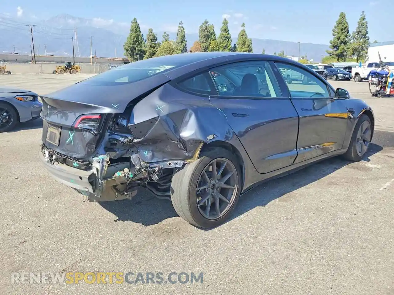 3 fotografías del automóvil dañado 5YJ3E1EAXPF712081 TESLA MODEL 3 2023