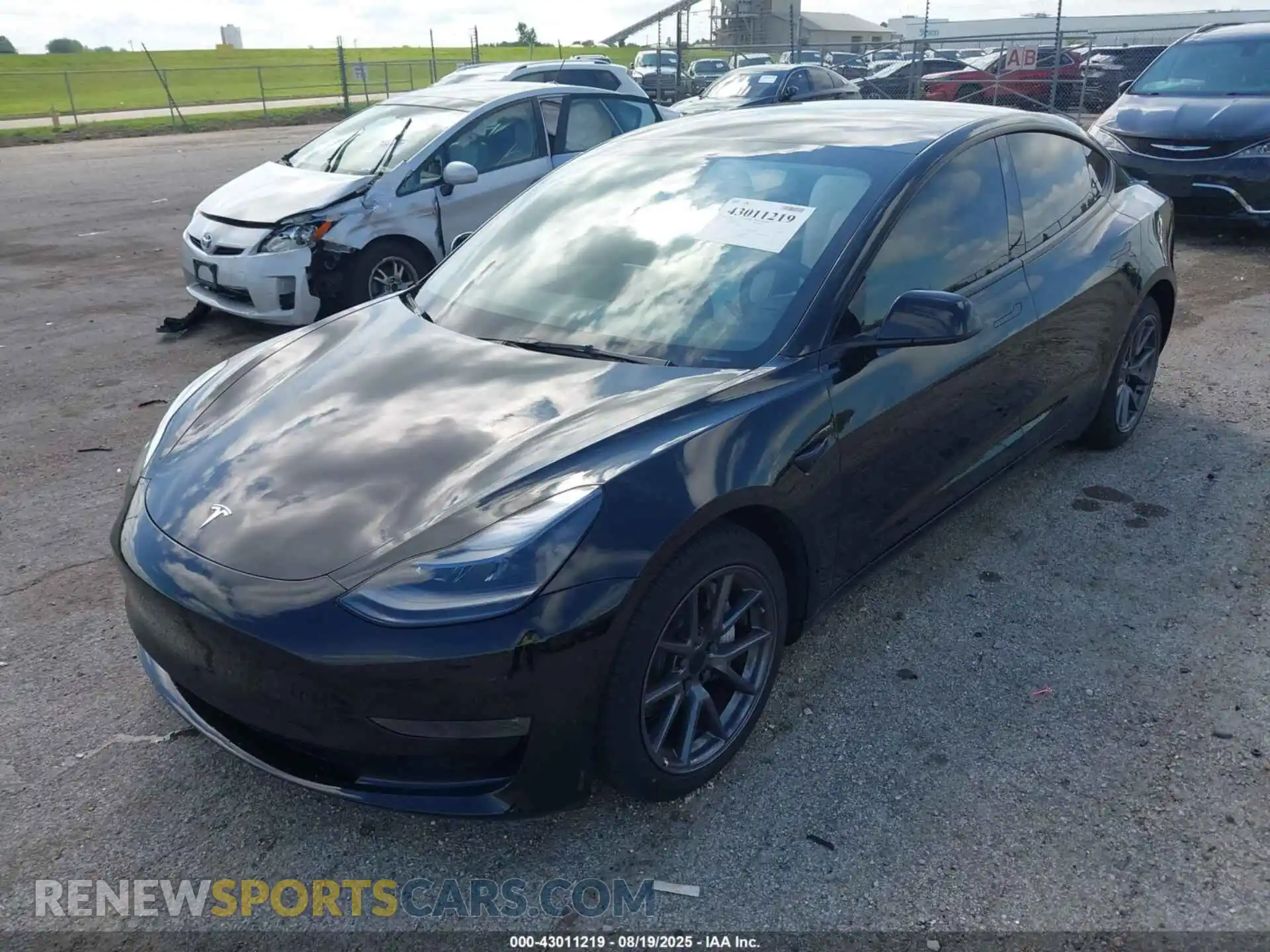 2 Photograph of a damaged car 5YJ3E1EB2PF616468 TESLA MODEL 3 2023