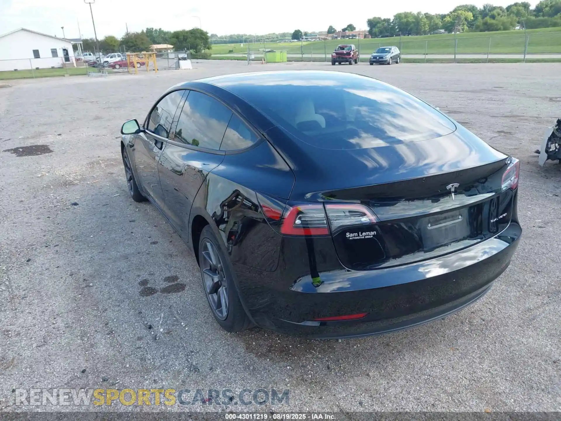 3 Photograph of a damaged car 5YJ3E1EB2PF616468 TESLA MODEL 3 2023