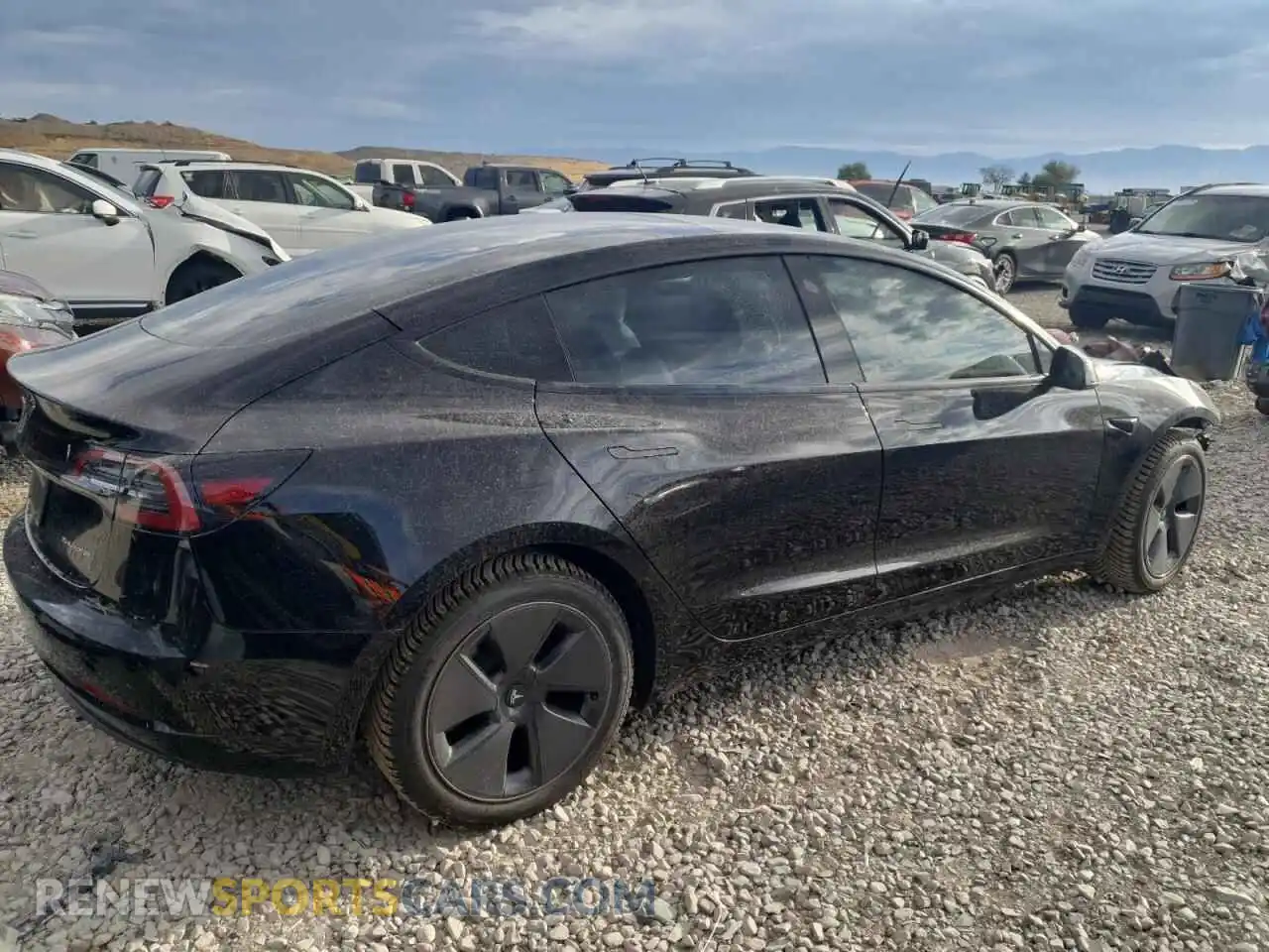 3 fotografías del automóvil dañado 5YJ3E1EB3PF594402 TESLA MODEL 3 2023