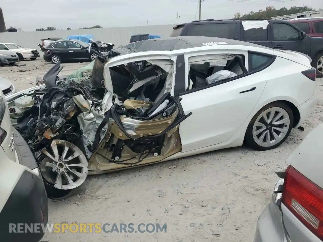 1 Фотография поврежденного автомобиля 5YJ3E1EB8PF665836 TESLA MODEL 3 2023