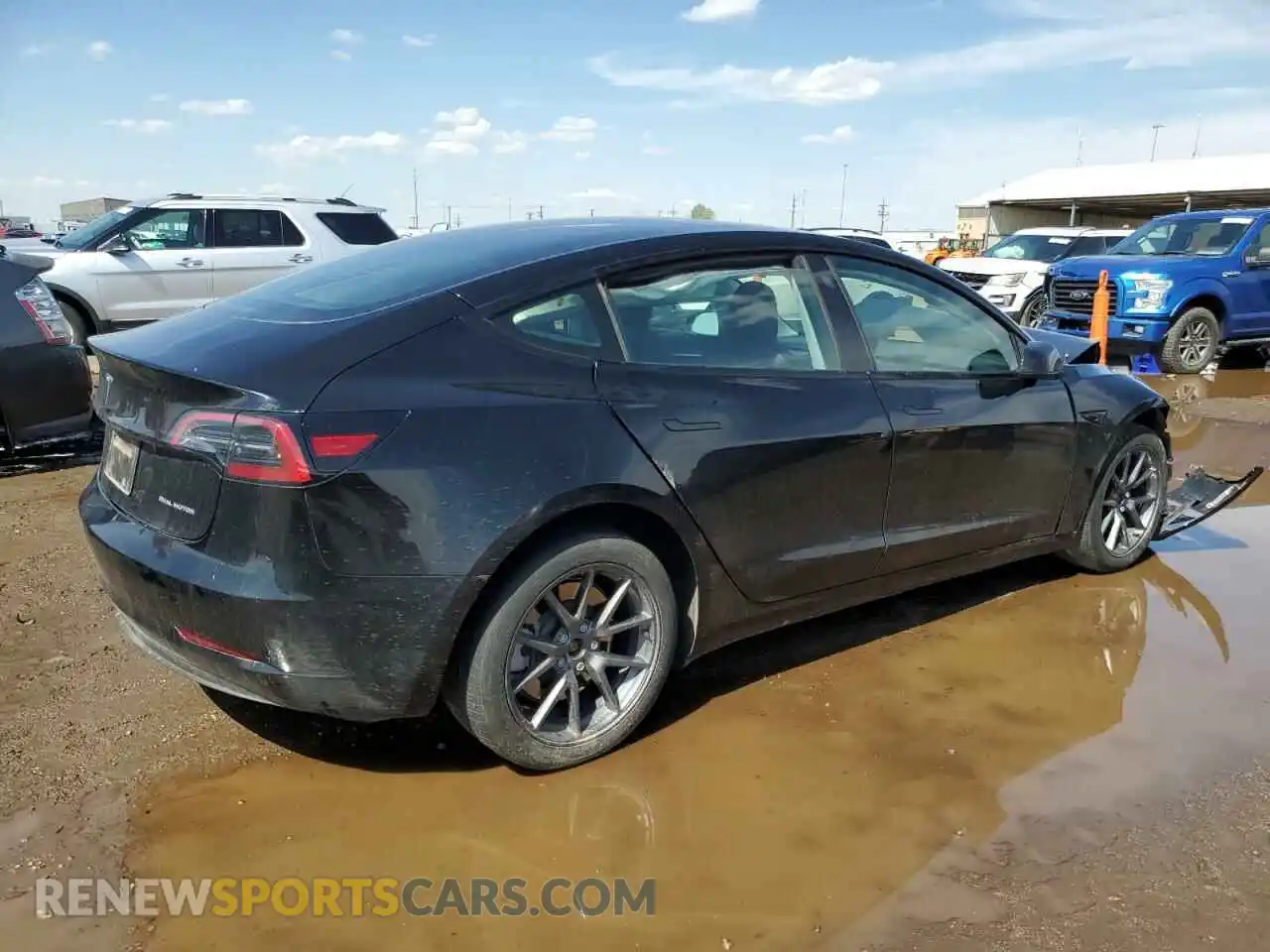 3 Photograph of a damaged car 5YJ3E1EBXPF633082 TESLA MODEL 3 2023