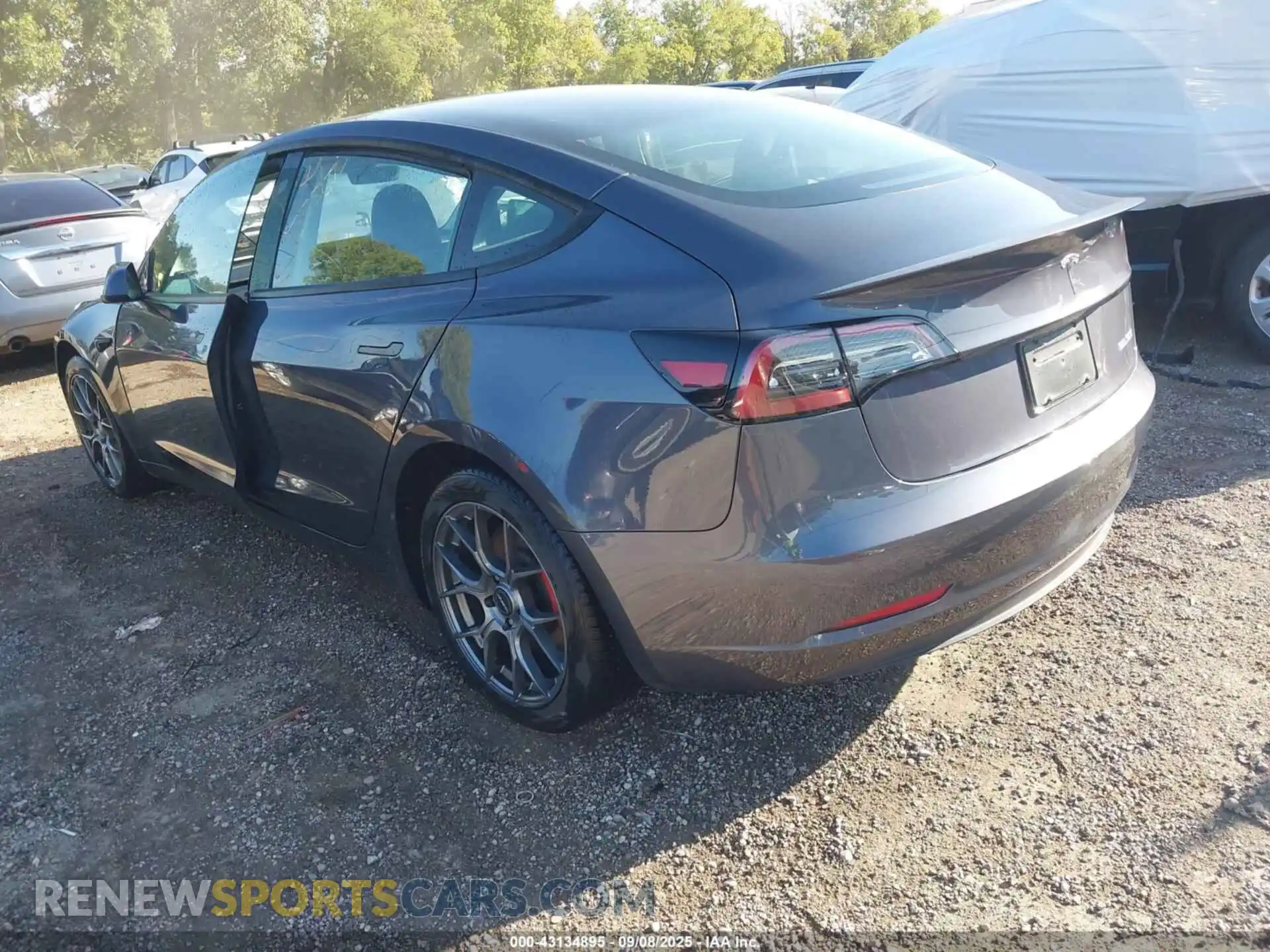 3 Photograph of a damaged car 5YJ3E1EC4PF675482 TESLA MODEL 3 2023