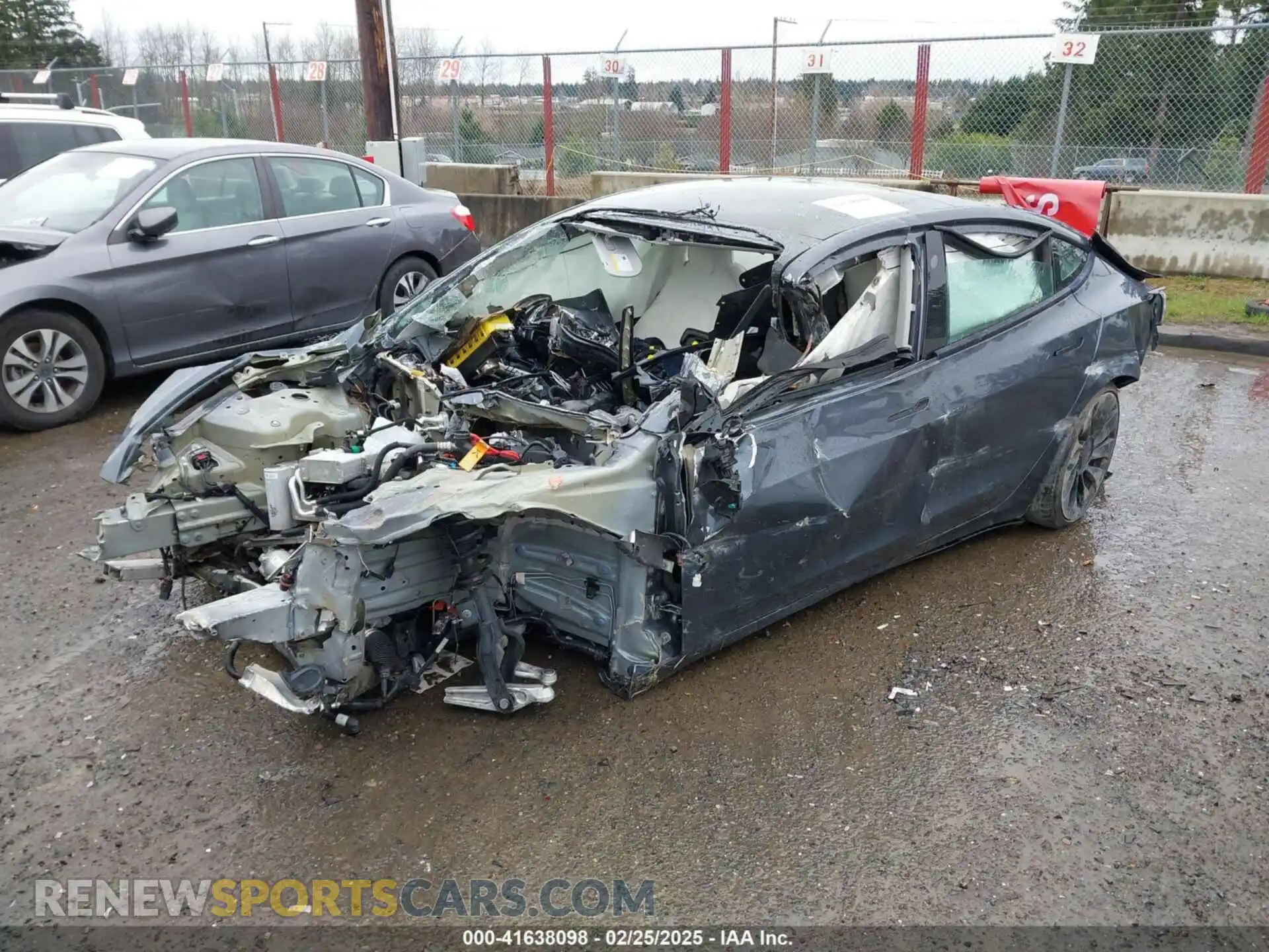 2 fotografías del automóvil dañado 5YJ3E1EC7PF465815 TESLA MODEL 3 2023