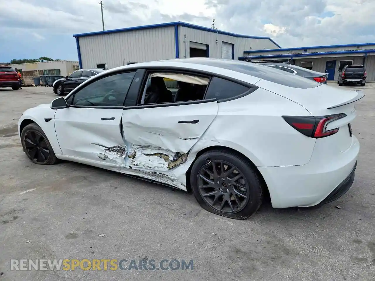 2 Фотография поврежденного автомобиля 5YJ3E1EA0RF743763 TESLA MODEL 3 2024