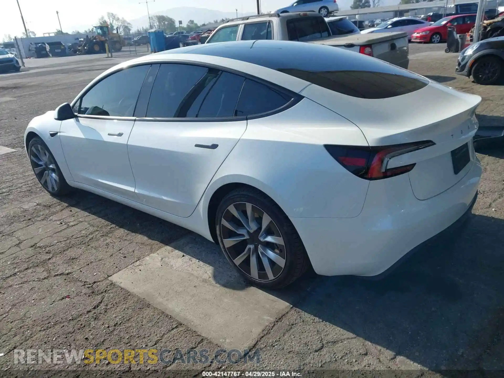 3 Photograph of a damaged car 5YJ3E1EA0RF752172 TESLA MODEL 3 2024