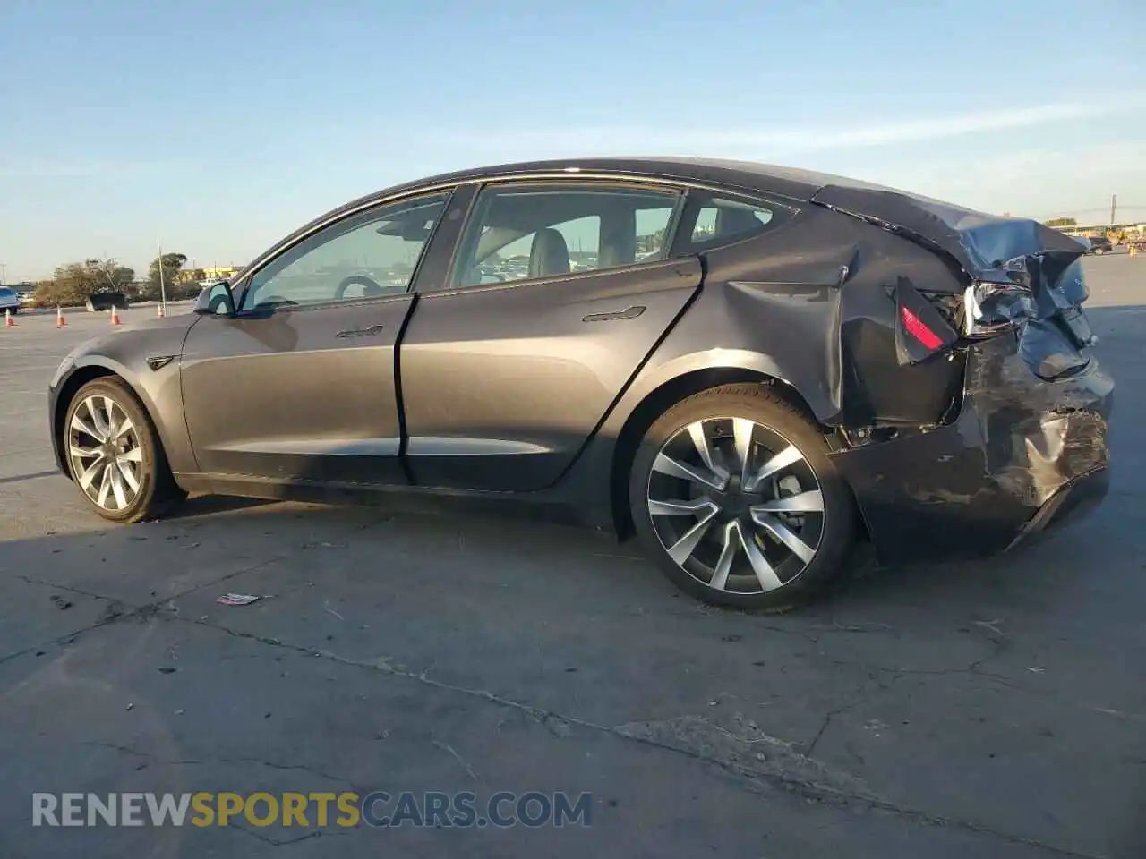 2 Photograph of a damaged car 5YJ3E1EA1RF766582 TESLA MODEL 3 2024