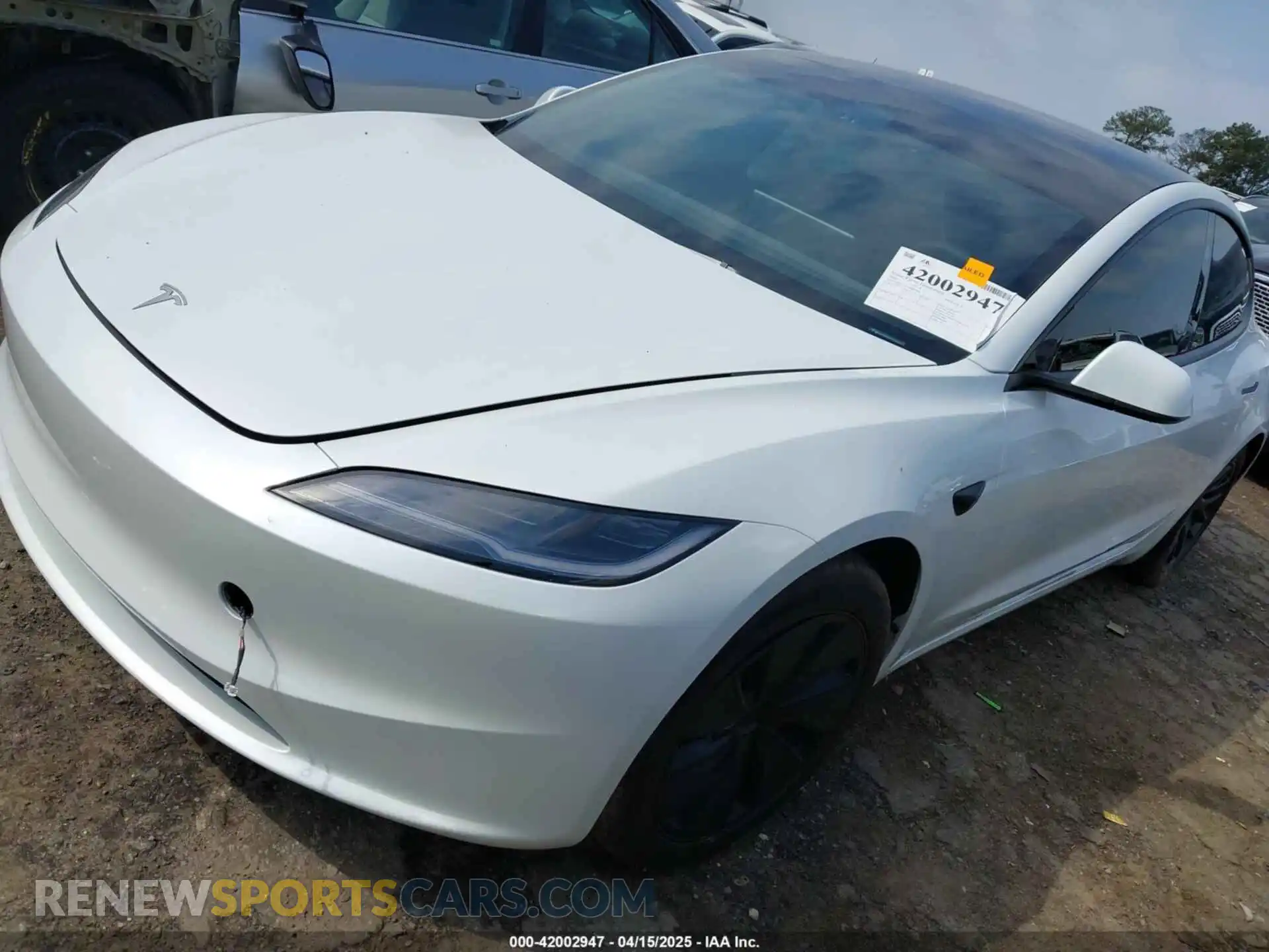 2 Photograph of a damaged car 5YJ3E1EA1RF853625 TESLA MODEL 3 2024