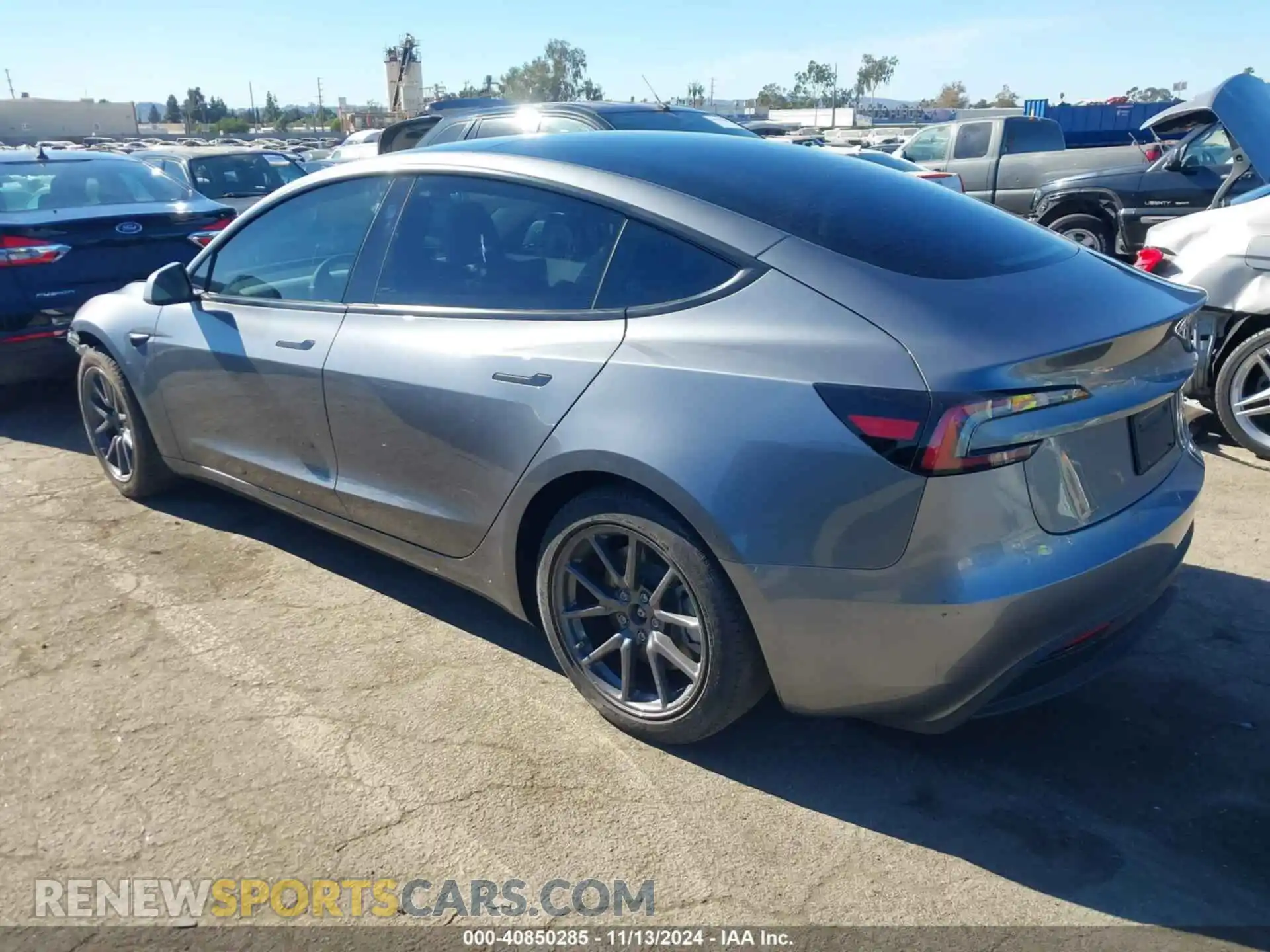 3 Photograph of a damaged car 5YJ3E1EA1RF863345 TESLA MODEL 3 2024