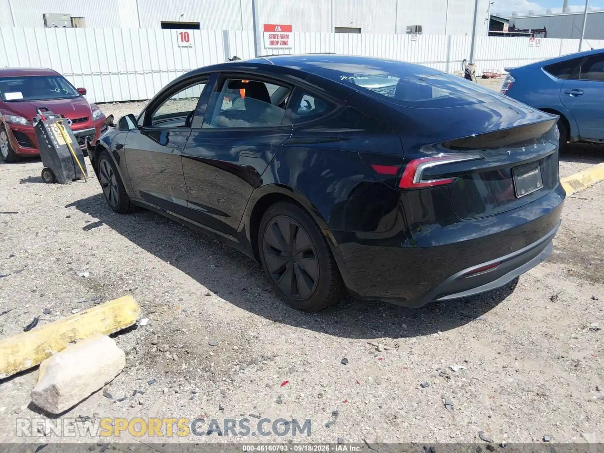 3 fotografías del automóvil dañado 5YJ3E1EA2RF726656 TESLA MODEL 3 2024