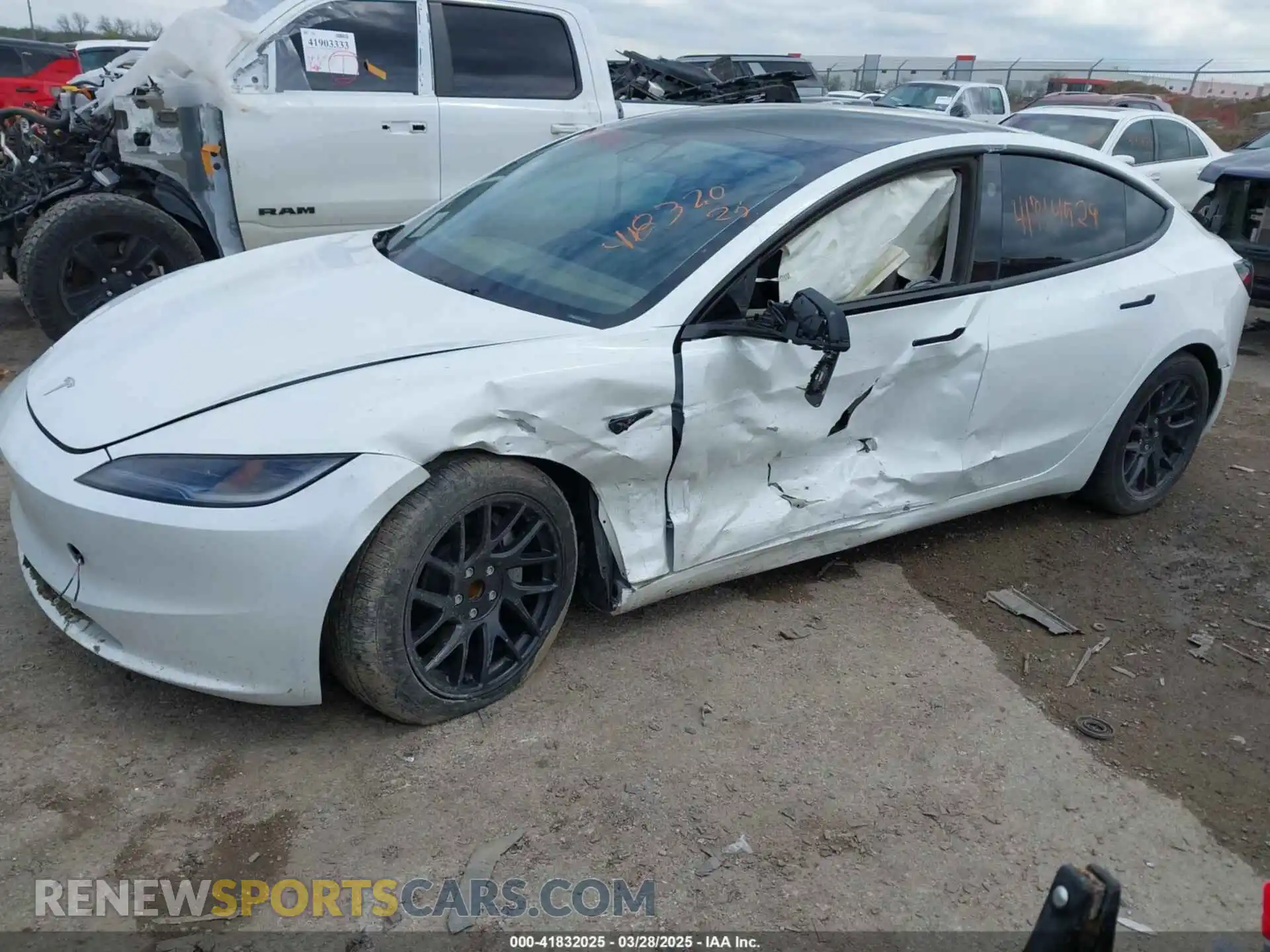 2 Photograph of a damaged car 5YJ3E1EA2RF731663 TESLA MODEL 3 2024