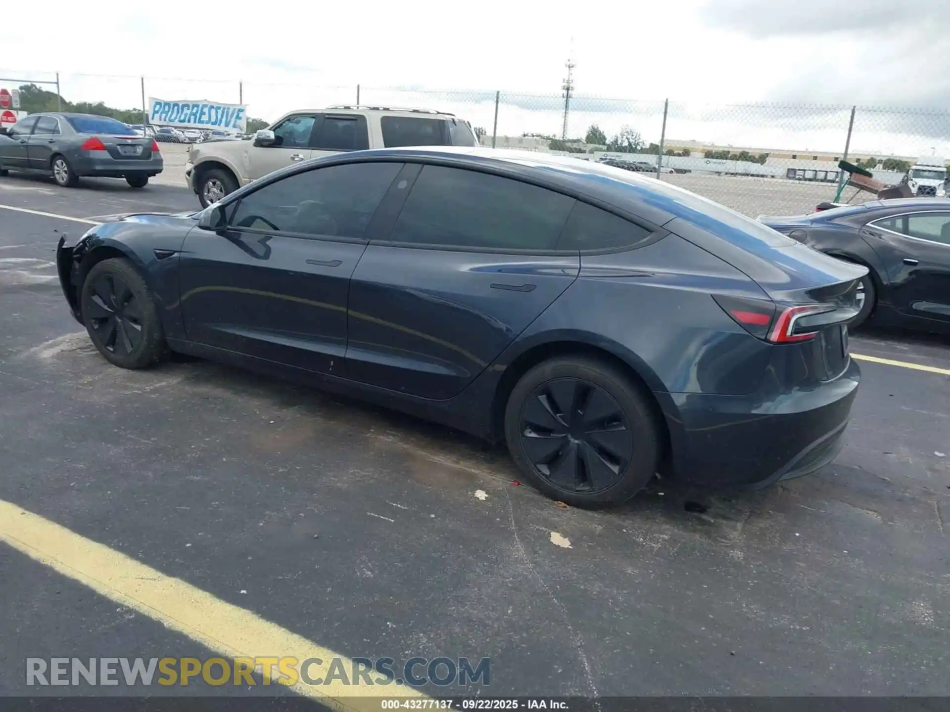 3 Photograph of a damaged car 5YJ3E1EA2RF743635 TESLA MODEL 3 2024