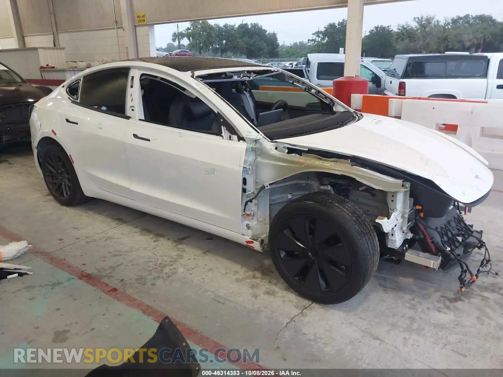 1 Фотография поврежденного автомобиля 5YJ3E1EA2RF747331 TESLA MODEL 3 2024