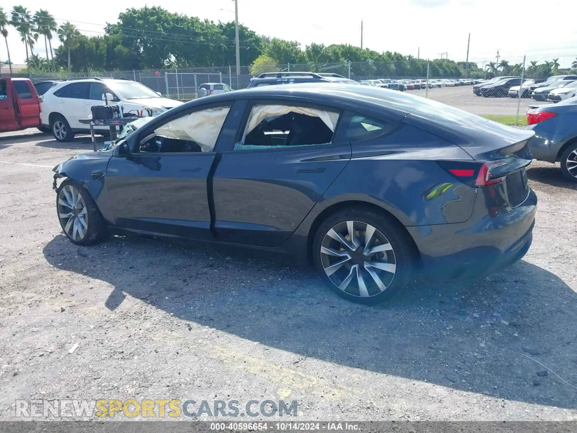 3 Photograph of a damaged car 5YJ3E1EA2RF751069 TESLA MODEL 3 2024