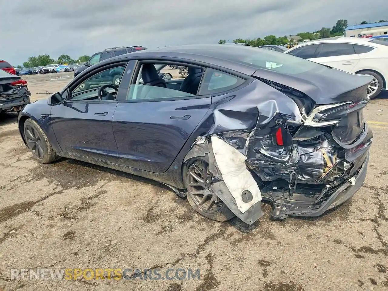 2 Photograph of a damaged car 5YJ3E1EA2RF770737 TESLA MODEL 3 2024