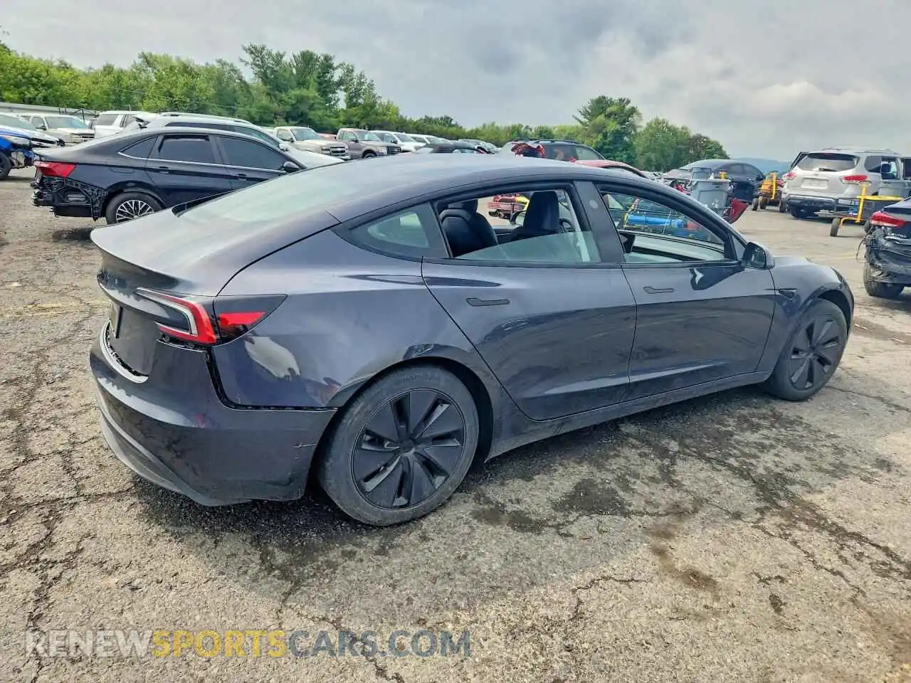 3 Photograph of a damaged car 5YJ3E1EA2RF770737 TESLA MODEL 3 2024