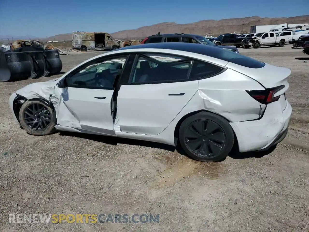 2 Photograph of a damaged car 5YJ3E1EA2RF828426 TESLA MODEL 3 2024