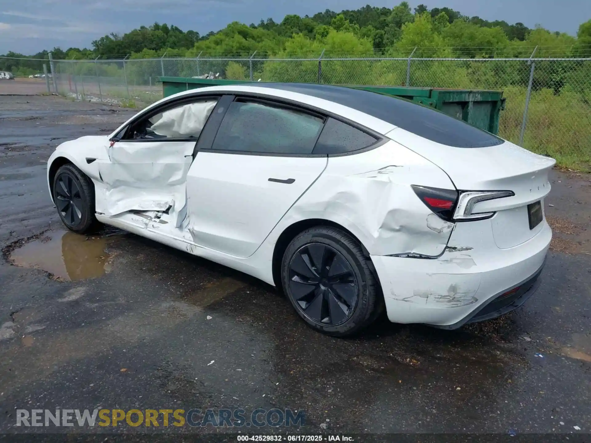 3 Photograph of a damaged car 5YJ3E1EA2RF864570 TESLA MODEL 3 2024