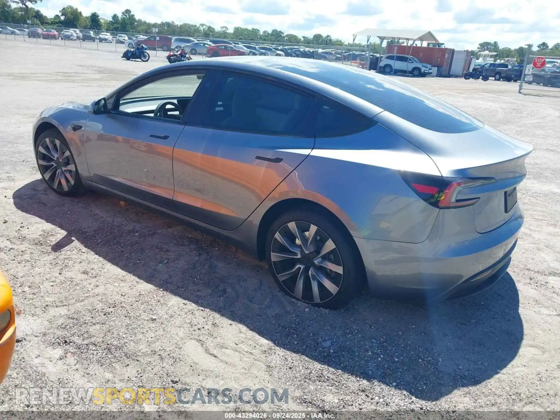 3 Photograph of a damaged car 5YJ3E1EA2RF870529 TESLA MODEL 3 2024