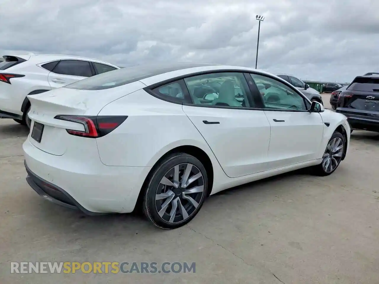 3 Фотография поврежденного автомобиля 5YJ3E1EA3RF832520 TESLA MODEL 3 2024