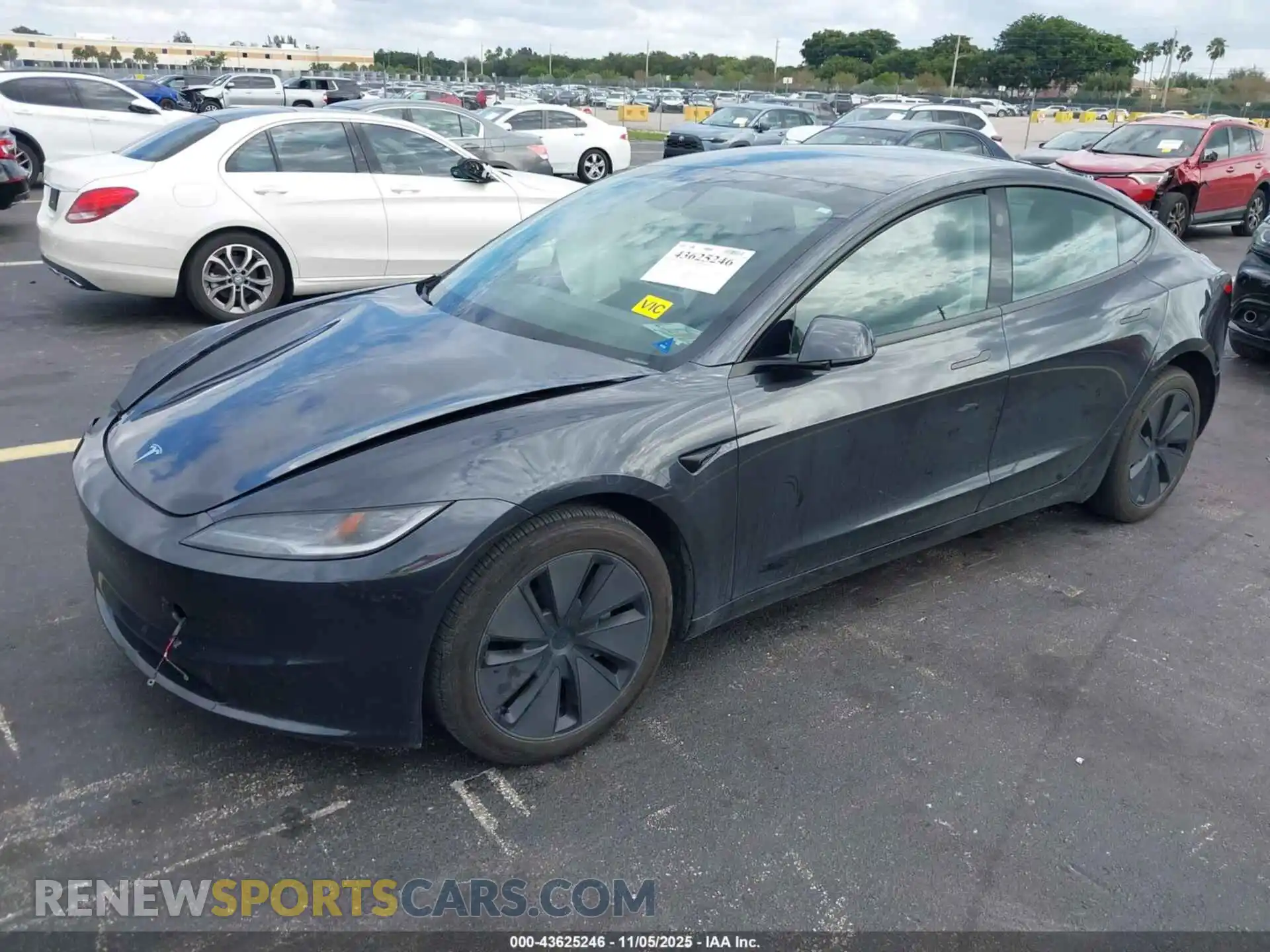 2 Photograph of a damaged car 5YJ3E1EA4RF731096 TESLA MODEL 3 2024