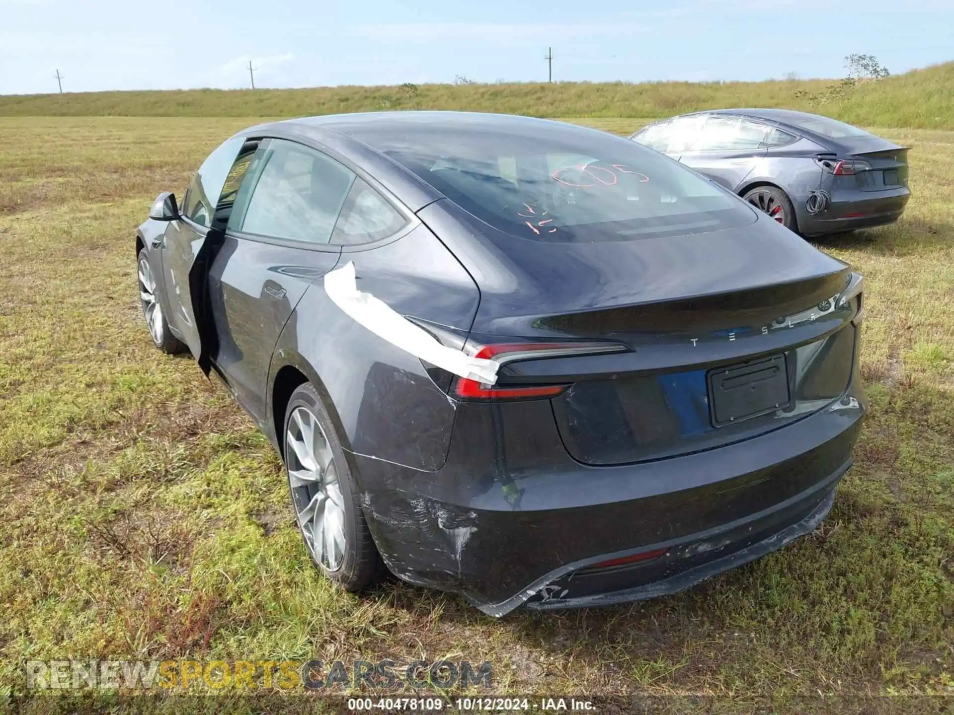3 Photograph of a damaged car 5YJ3E1EA4RF765975 TESLA MODEL 3 2024