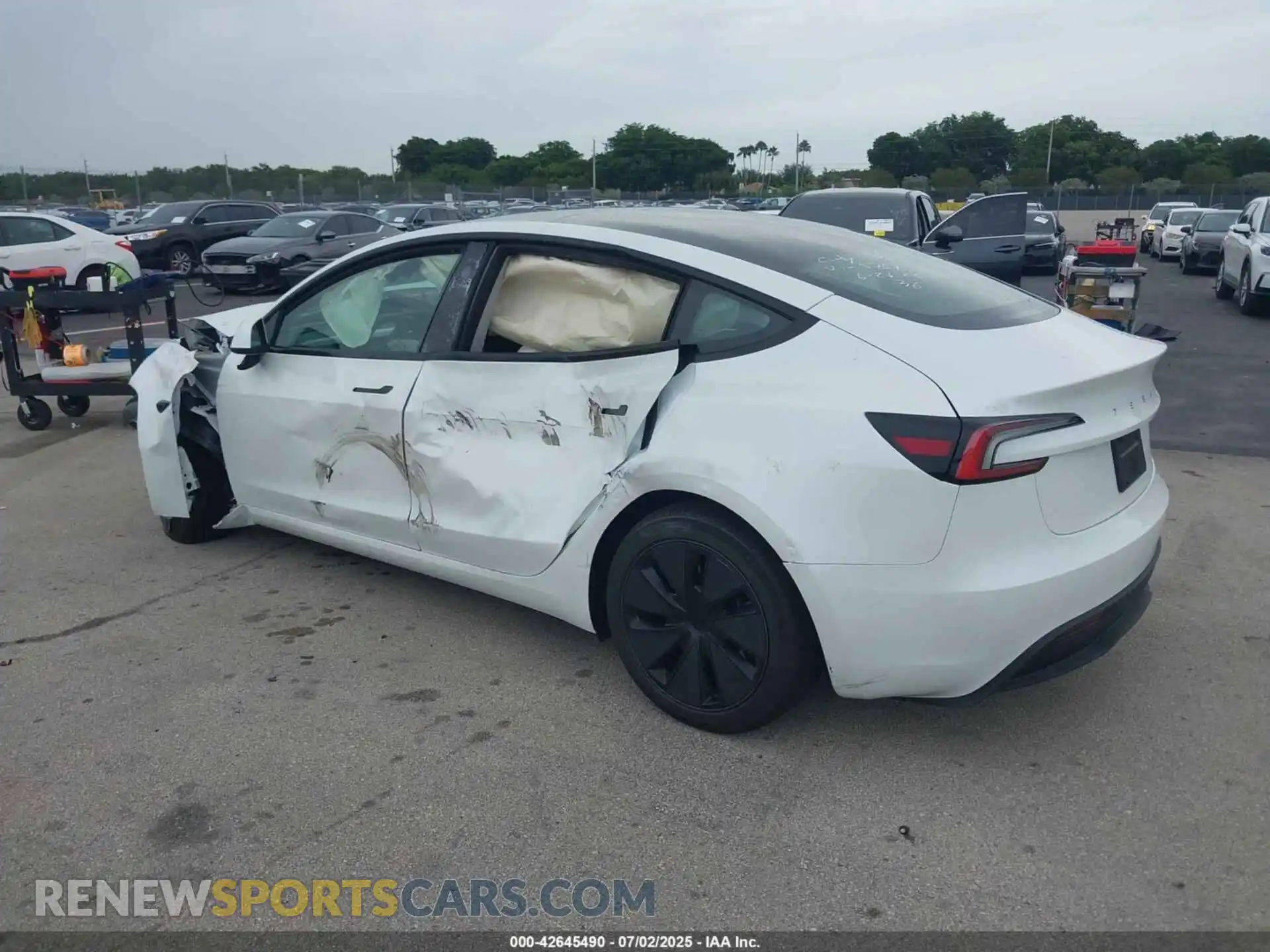 3 Photograph of a damaged car 5YJ3E1EA4RF865767 TESLA MODEL 3 2024