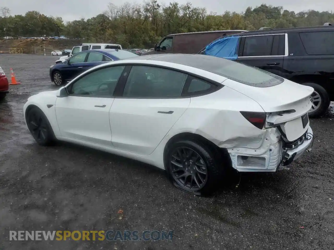 2 Photograph of a damaged car 5YJ3E1EA5RF728546 TESLA MODEL 3 2024