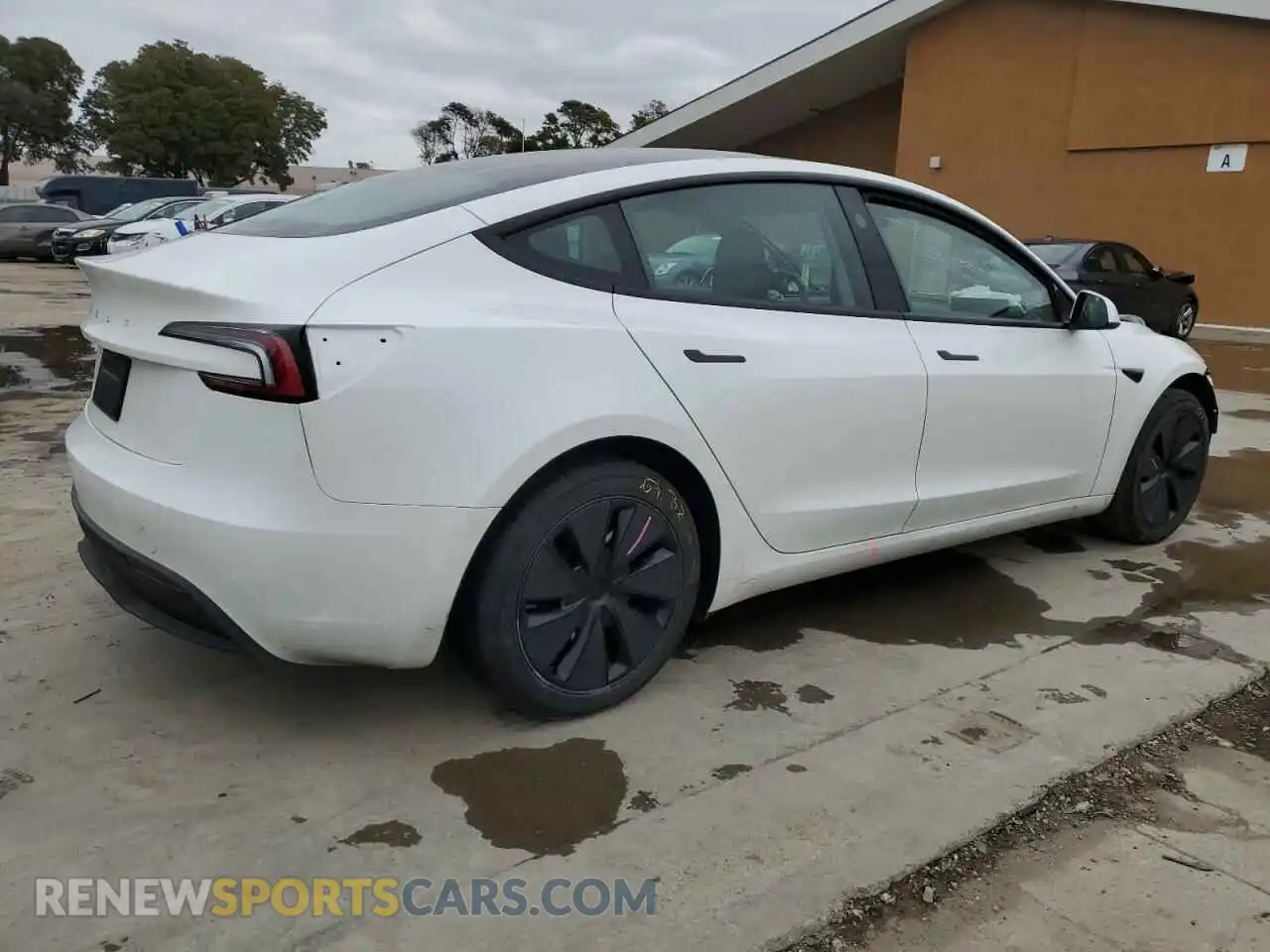 3 Photograph of a damaged car 5YJ3E1EA6RF728300 TESLA MODEL 3 2024