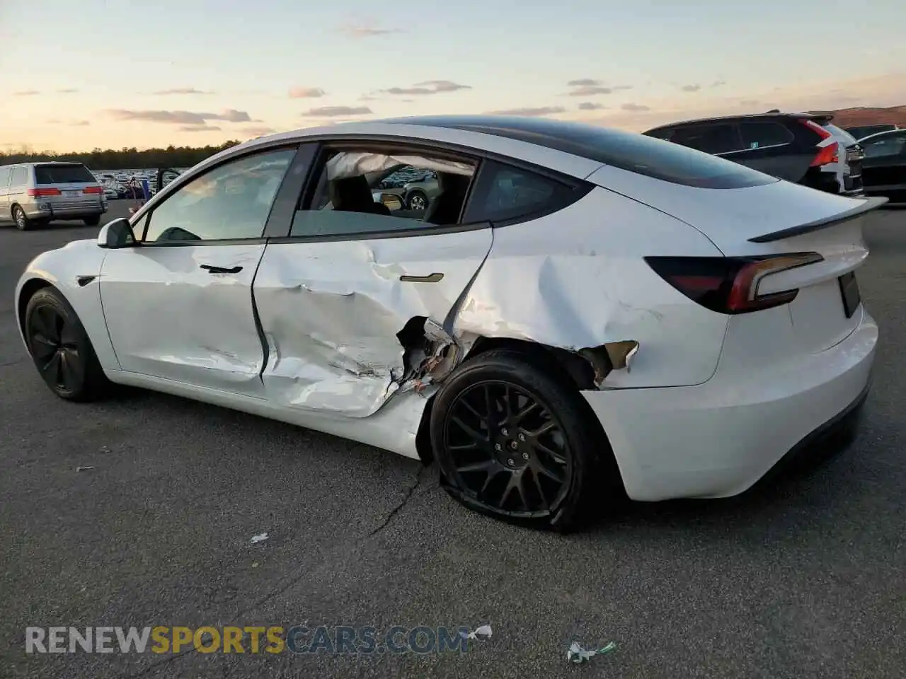 2 Photograph of a damaged car 5YJ3E1EA7RF739872 TESLA MODEL 3 2024
