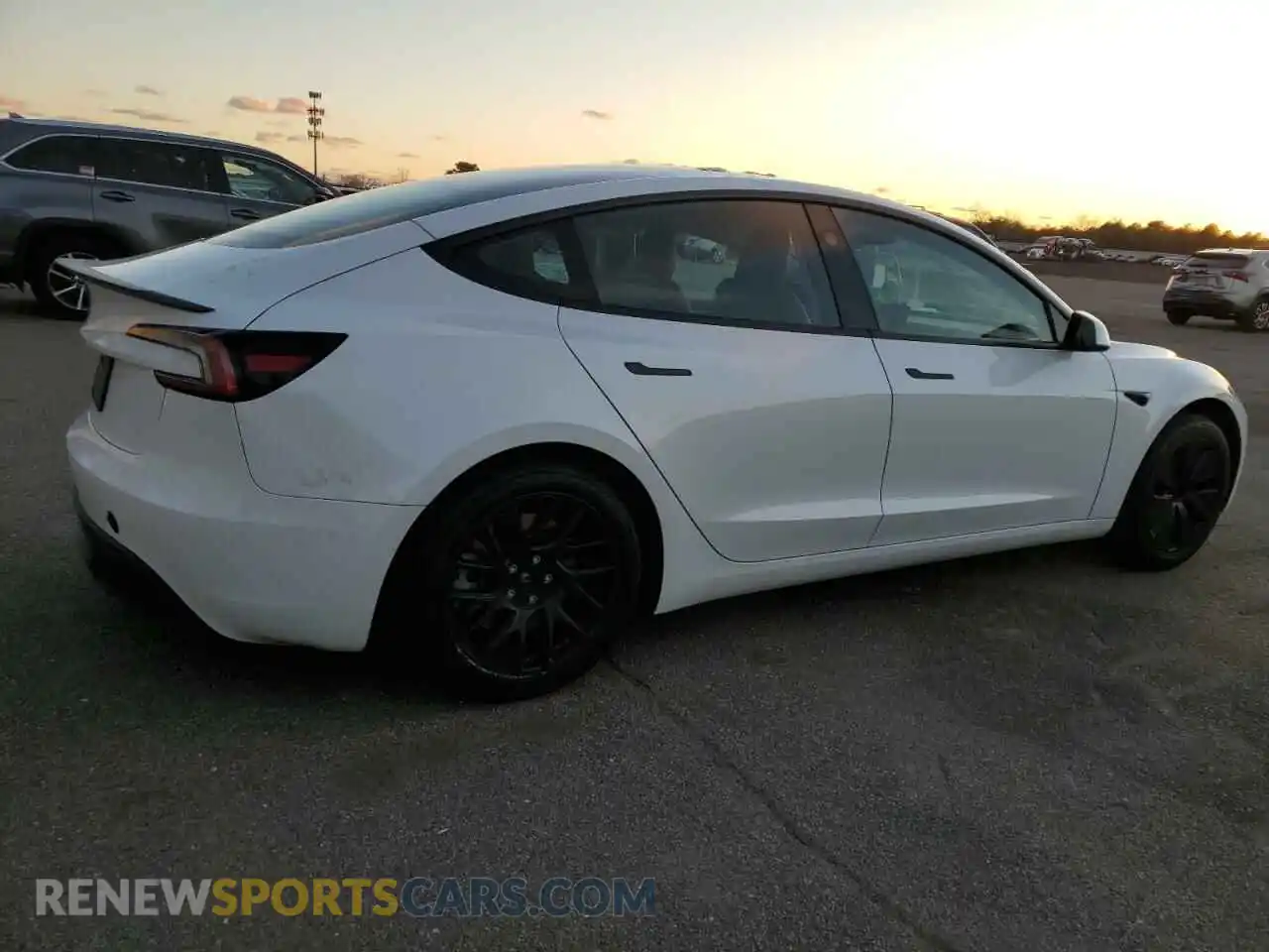 3 Photograph of a damaged car 5YJ3E1EA7RF739872 TESLA MODEL 3 2024