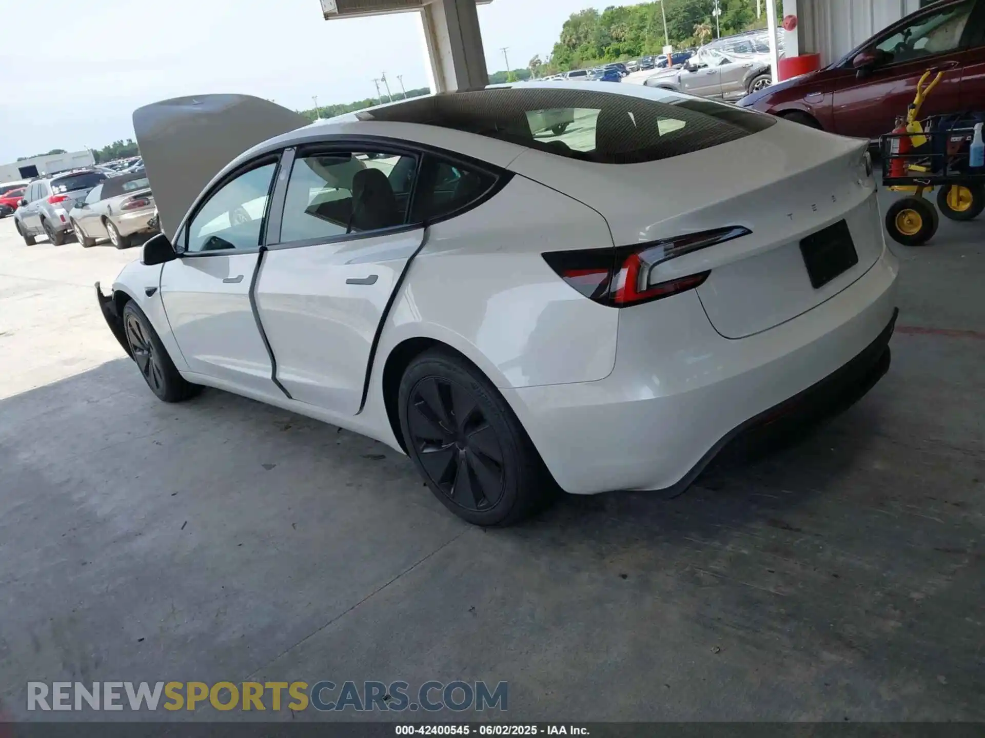 3 Photograph of a damaged car 5YJ3E1EA7RF760804 TESLA MODEL 3 2024