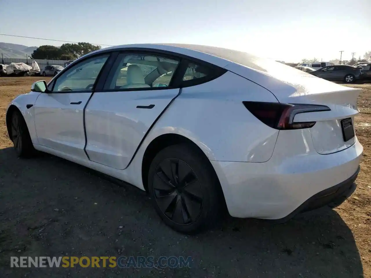 2 fotografías del automóvil dañado 5YJ3E1EA7RF826302 TESLA MODEL 3 2024