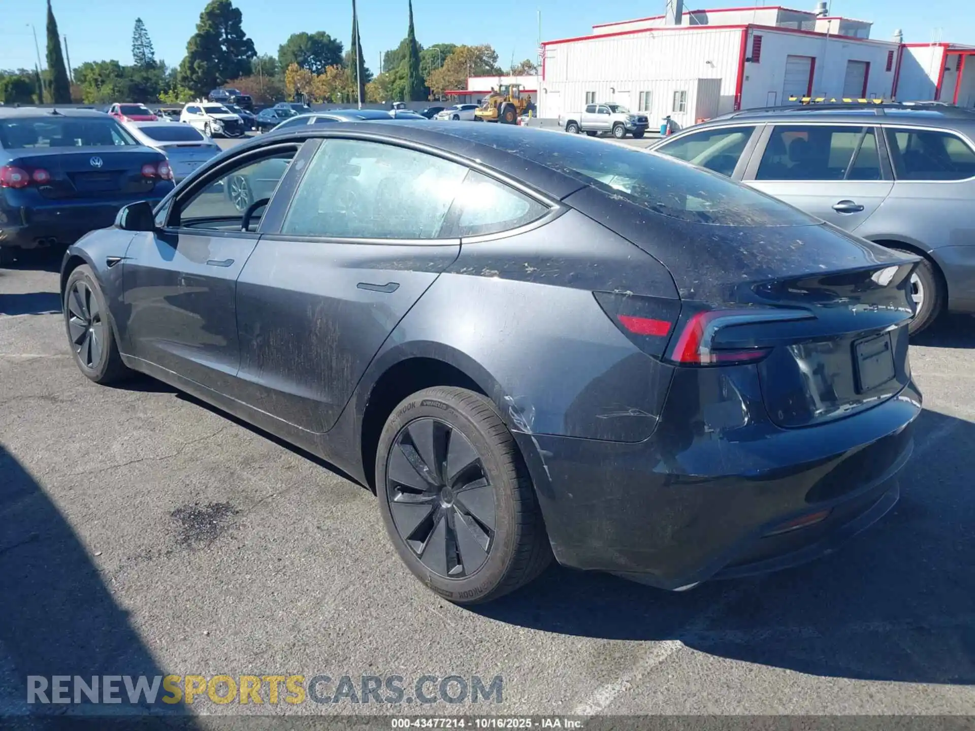 3 Photograph of a damaged car 5YJ3E1EA8RF726421 TESLA MODEL 3 2024