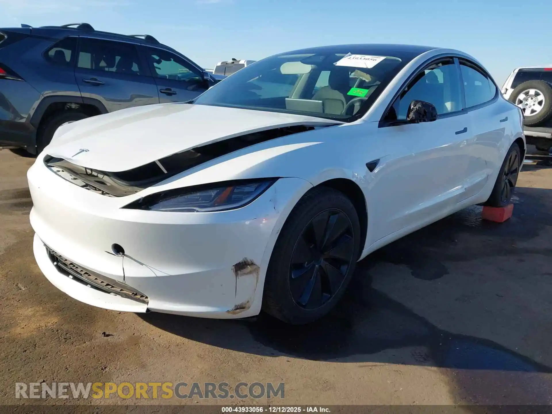 2 Photograph of a damaged car 5YJ3E1EA8RF737872 TESLA MODEL 3 2024