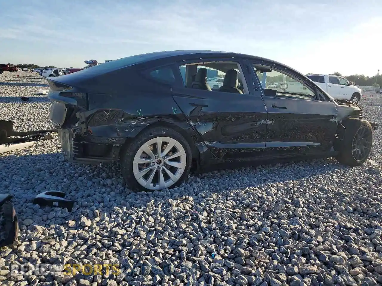 3 fotografías del automóvil dañado 5YJ3E1EA8RF868848 TESLA MODEL 3 2024