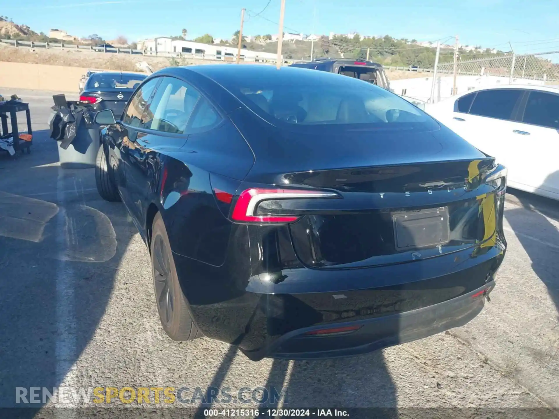 3 fotografías del automóvil dañado 5YJ3E1EAXRF871279 TESLA MODEL 3 2024