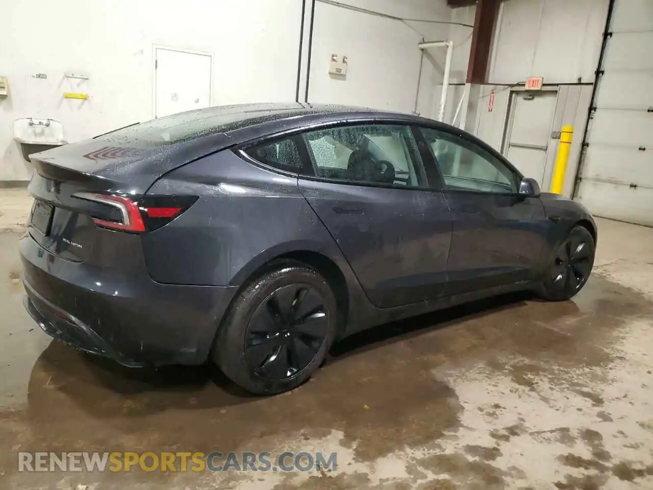 3 Photograph of a damaged car 5YJ3E1EB0RF753718 TESLA MODEL 3 2024