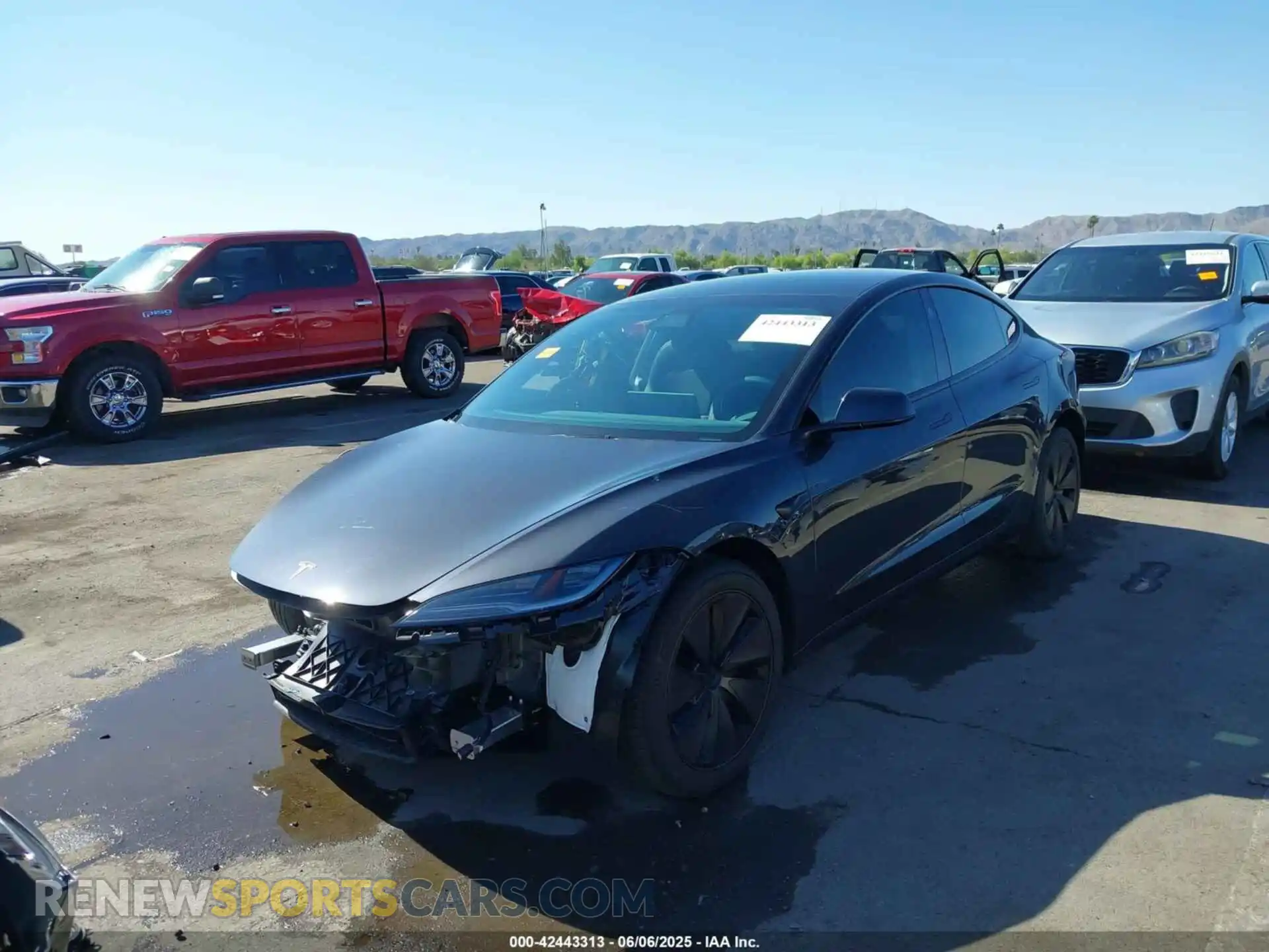 2 Фотография поврежденного автомобиля 5YJ3E1EB2RF735592 TESLA MODEL 3 2024