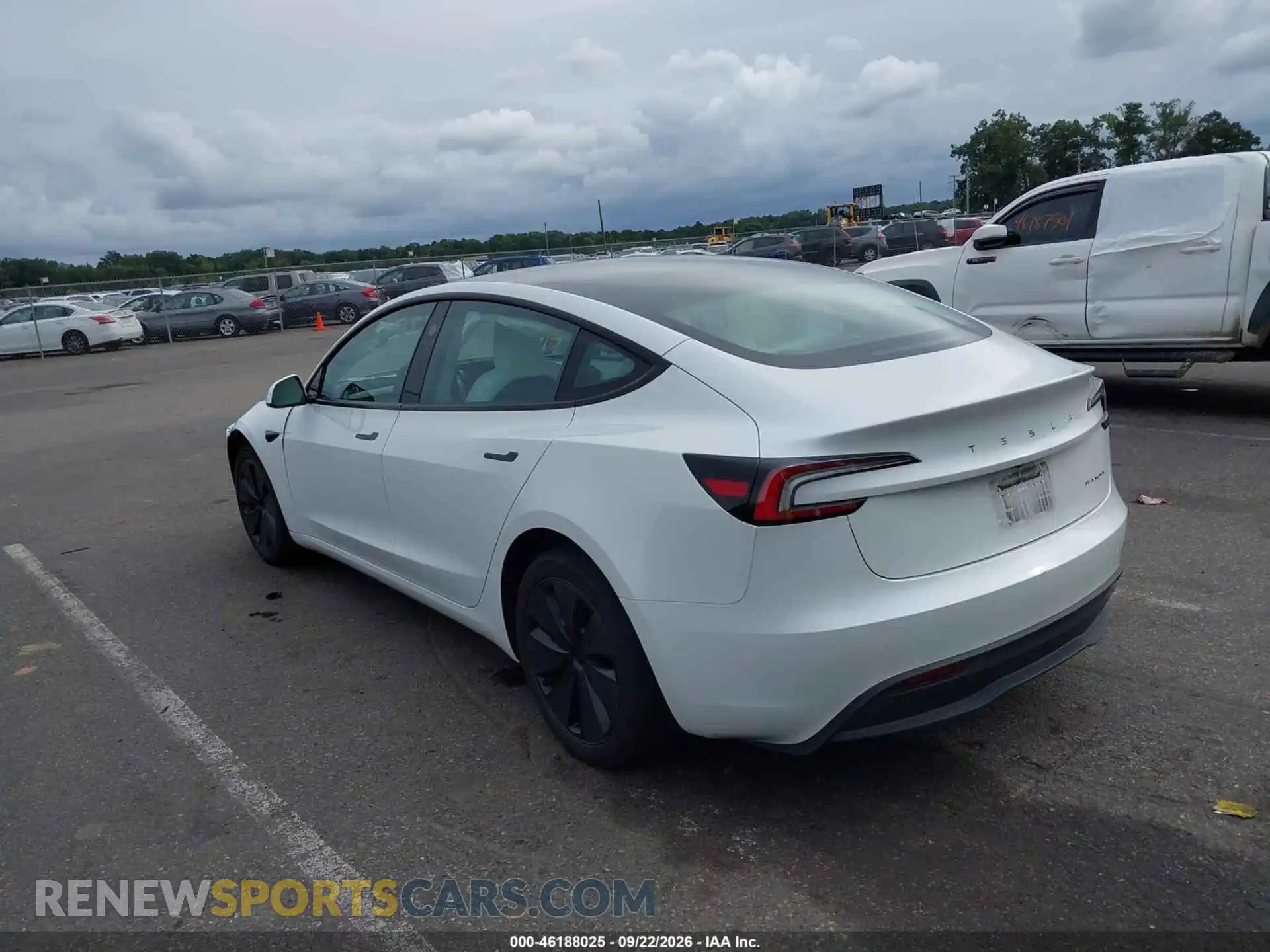 3 Photograph of a damaged car 5YJ3E1EB3RF795235 TESLA MODEL 3 2024